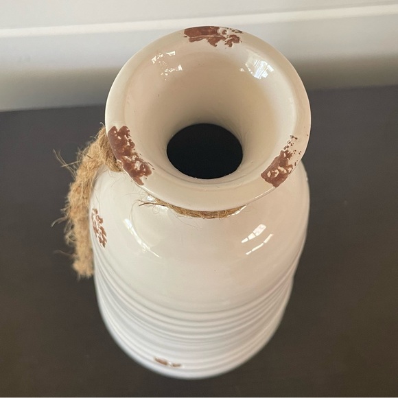 JUST IN Farmhouse Vase Home Office Decor Rustic Accent White Tan Ceramic Neutral - Picture 6 of 9